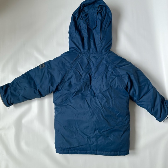 Down Winter Jacket - GAP - 2T - Picture 4 of 4